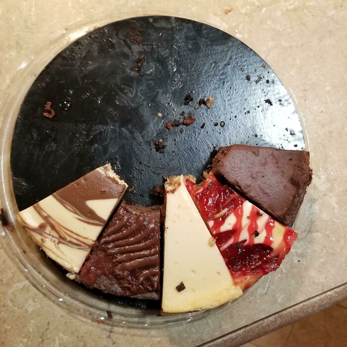 74 Enraging Photos That Show What Awful Roommates People Have To Deal With