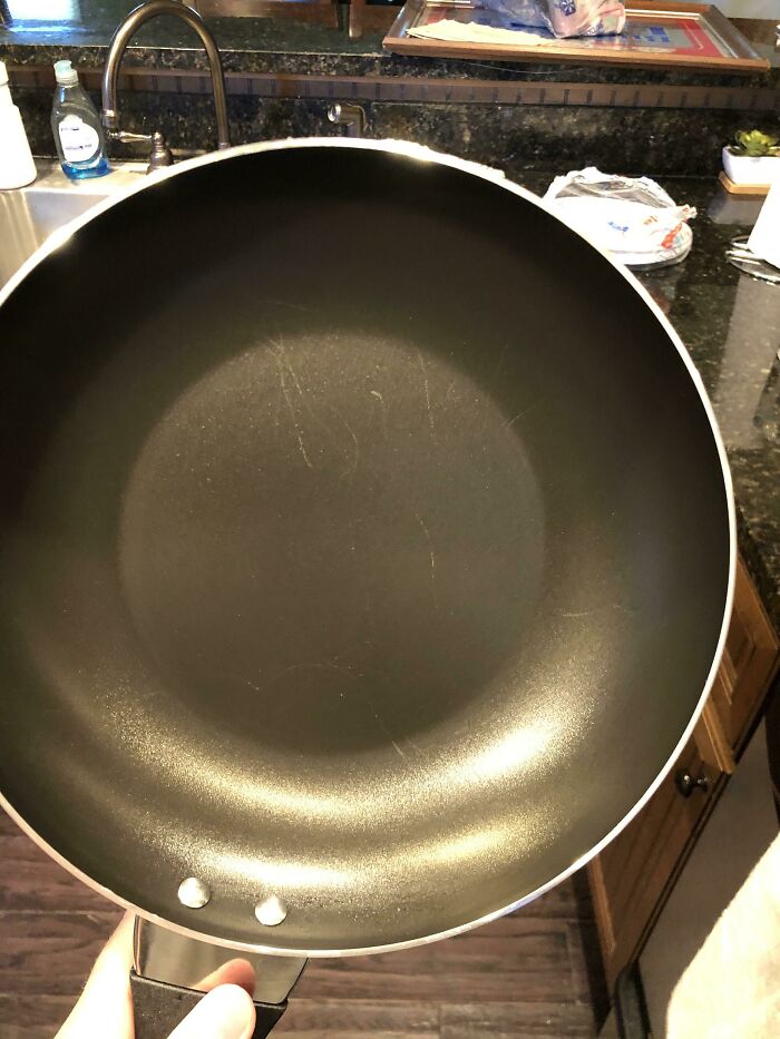 74 Enraging Photos That Show What Awful Roommates People Have To Deal With