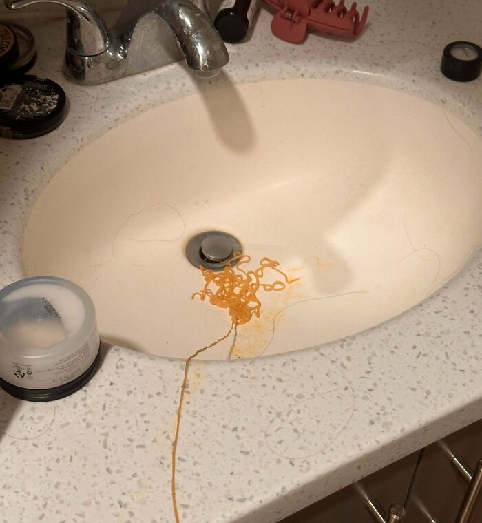 74 Enraging Photos That Show What Awful Roommates People Have To Deal With