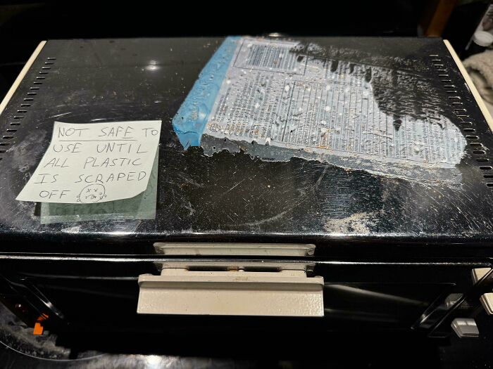 74 Enraging Photos That Show What Awful Roommates People Have To Deal With