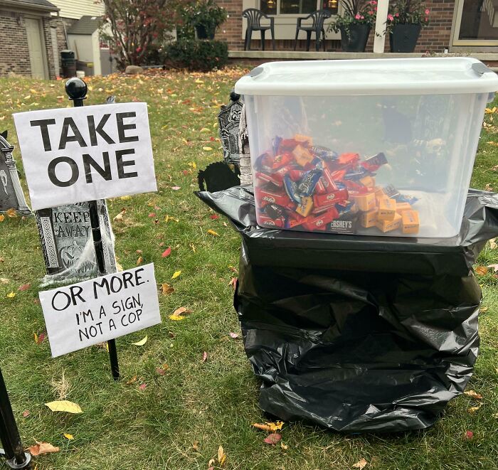 92 Hilariously Random Notes, Signs, And Messages That Remind Us Not To Take Life Too Seriously