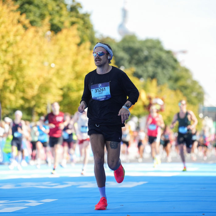 Harry Styles Secretly Runs Berlin Marathon Under Fake Name, Shocks Fans With &#8216;Impressive&#8217; Speed