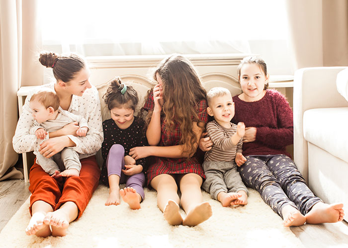 Eldest Daughter Raises 7 Siblings And Doesn’t Even Get A ‘Thank You’, Refuses To Share Her Wealth