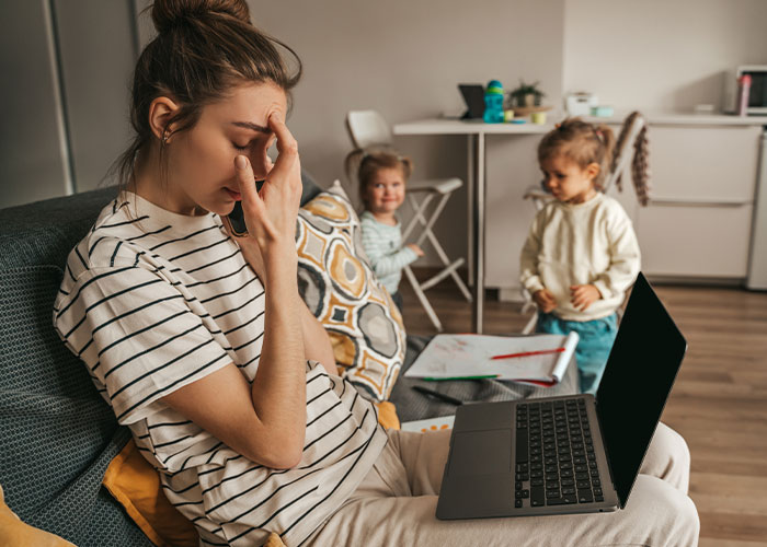 Eldest Daughter Raises 7 Siblings And Doesn’t Even Get A ‘Thank You’, Refuses To Share Her Wealth