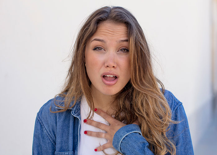 Eldest Daughter Raises 7 Siblings And Doesn’t Even Get A ‘Thank You’, Refuses To Share Her Wealth