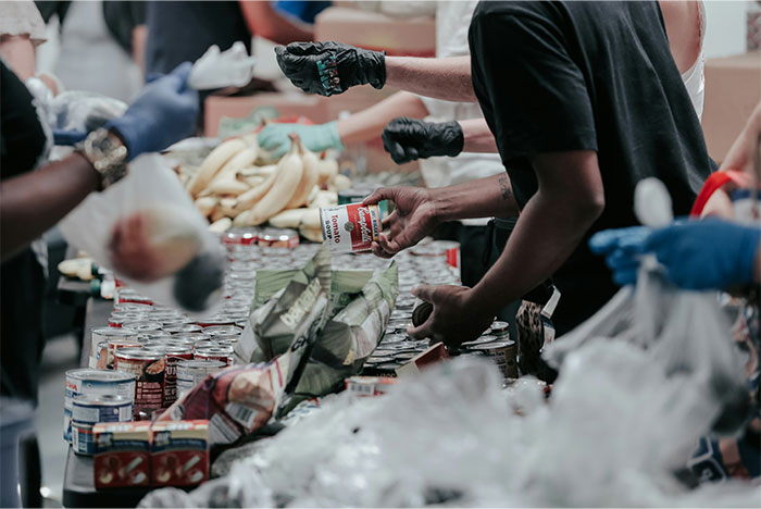 “USA Has The Richest Poor People”: Woman Documents Her Trip To Food Bank, Sparks Outrage