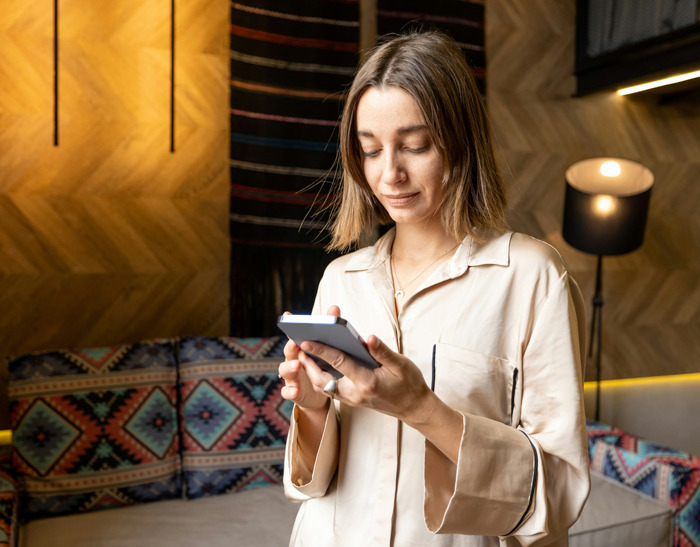 “Never Gotten The Ick So Fast”: 97 Times A Glance At A Phone Changed Everything