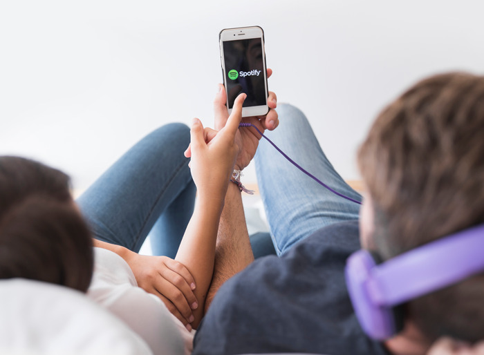 “Never Gotten The Ick So Fast”: 97 Times A Glance At A Phone Changed Everything