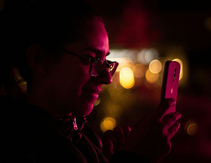 “Never Gotten The Ick So Fast”: 97 Times A Glance At A Phone Changed Everything
