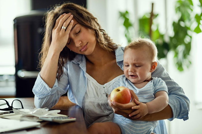 Guy Walks Out Of The House After Dad And His Wife Demand He Skip Work To Babysit 3 Half Siblings