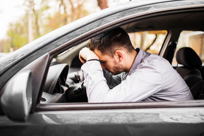25 Hilarious Stories Of Innocent People Incriminating Themselves For No Reason At All