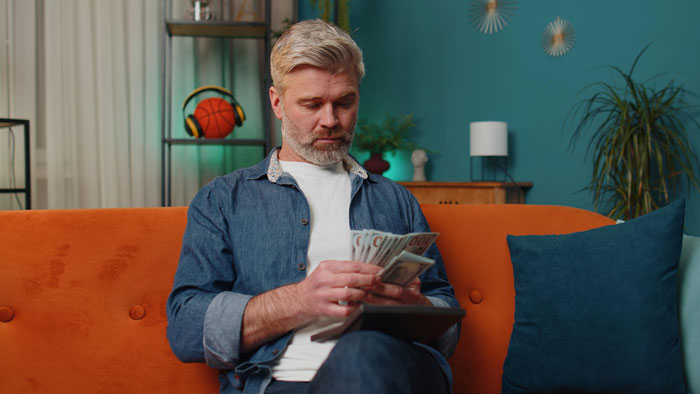 GF Shocked As BF Wants Part Of The Money Her Late Fiancé Left For Their Kid, Says No Way In Hell
