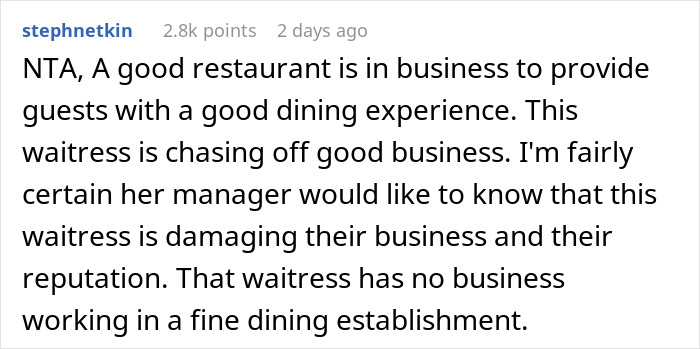 Weird Waitress Annoys Customer By Repeating “It’s Very Hydrating” When He Asks For Tap Water