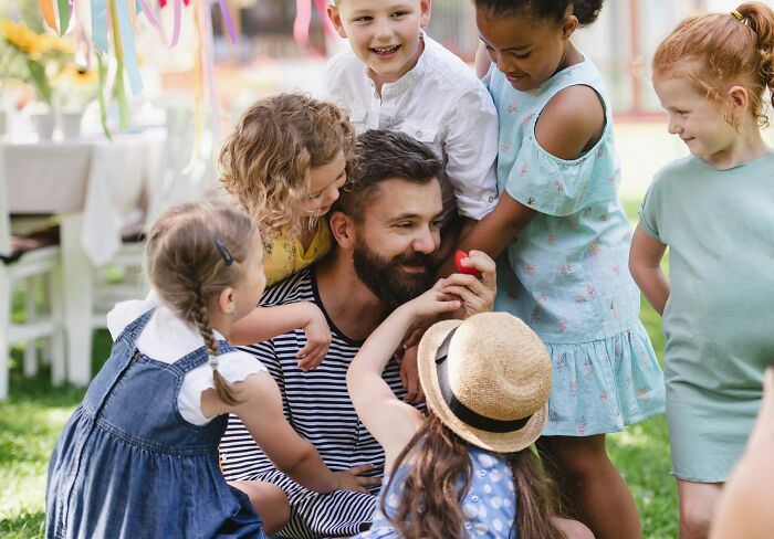 33 People Reveal The Most Shocking Family Secrets They Uncovered And The Internet Is Lost For Words