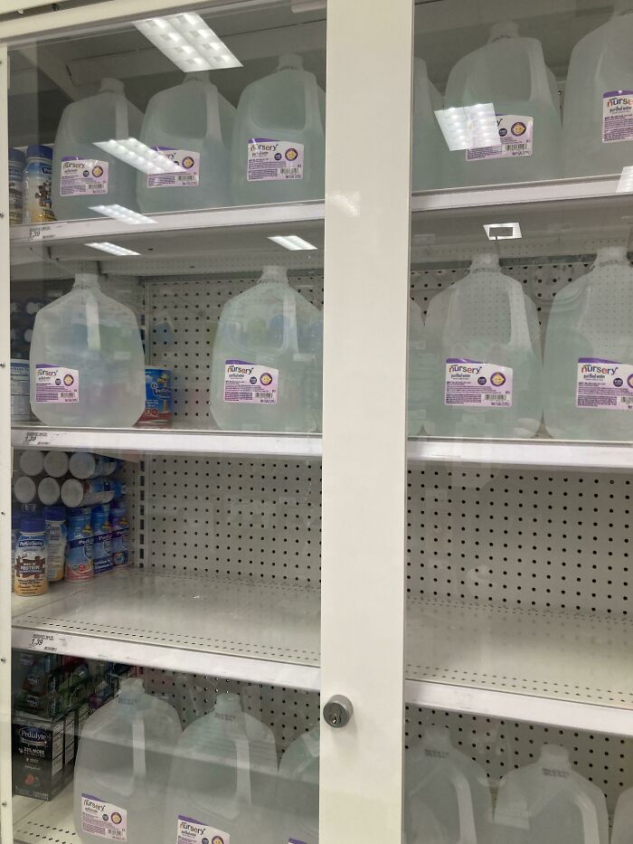 76 Real-Life Scenes That Could Be Taken From A Dystopian Nightmare But It’s Just The US