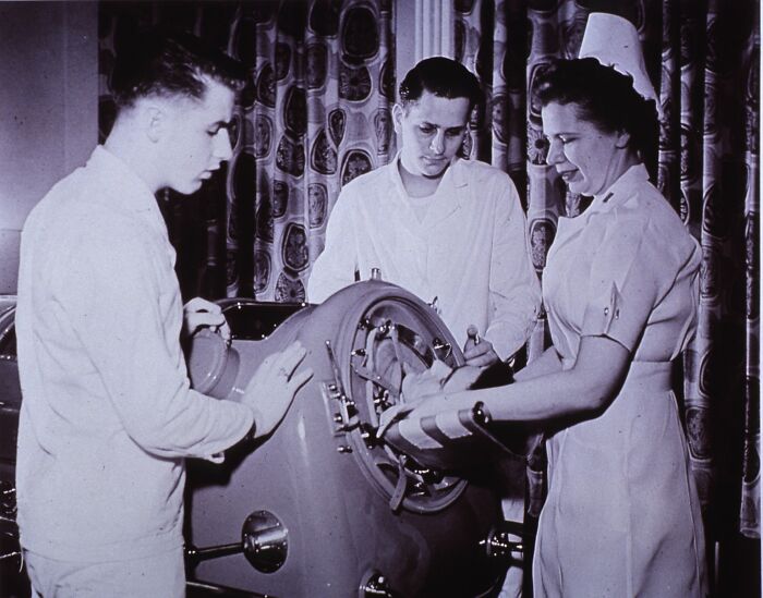 29 Old-School Medical Pics That Offer A Fascinating Glimpse Into The Past