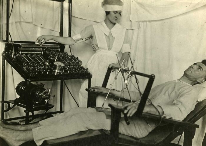 29 Old-School Medical Pics That Offer A Fascinating Glimpse Into The Past