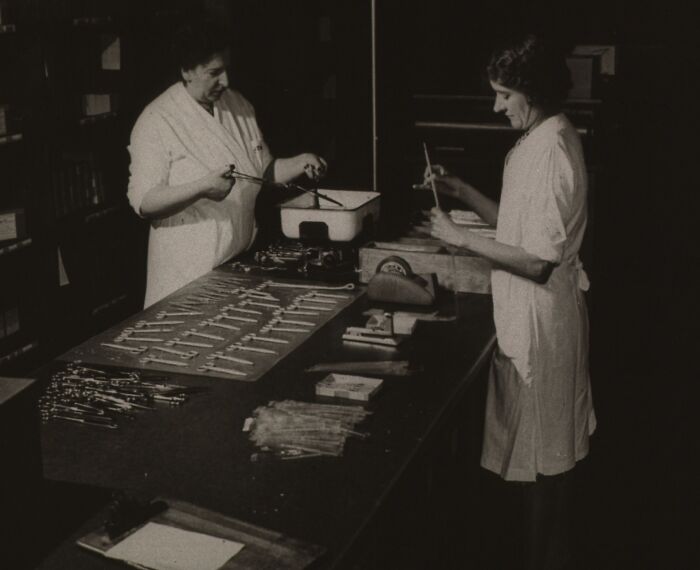 29 Old-School Medical Pics That Offer A Fascinating Glimpse Into The Past
