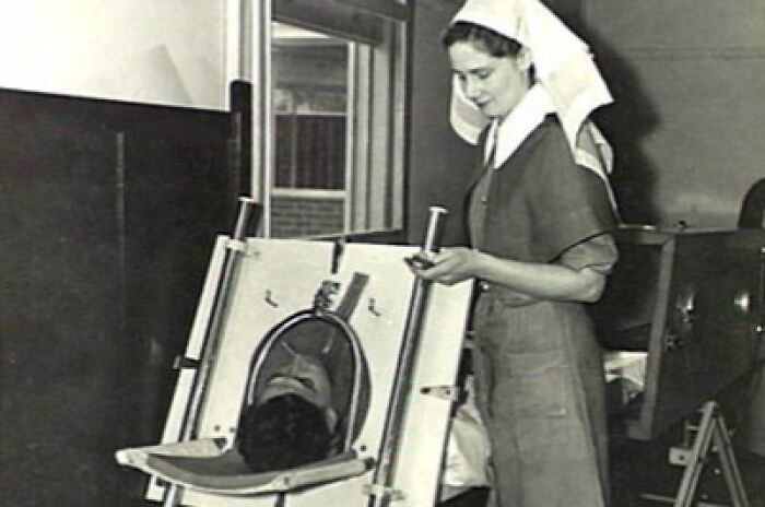 29 Old-School Medical Pics That Offer A Fascinating Glimpse Into The Past