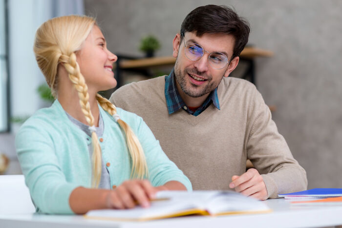 From A Principal Using Hypnosis To Secret Affairs, Here Are 29 Shocking School Incidents