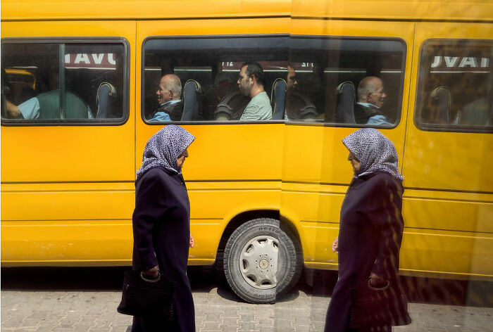 64 Beautifully Candid Photos Showing Life On The Streets Of Istanbul