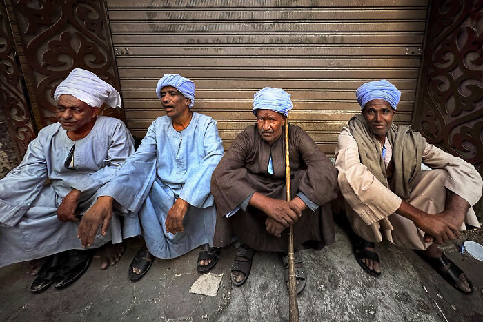 64 Beautifully Candid Photos Showing Life On The Streets Of Istanbul