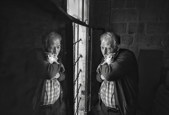 64 Beautifully Candid Photos Showing Life On The Streets Of Istanbul
