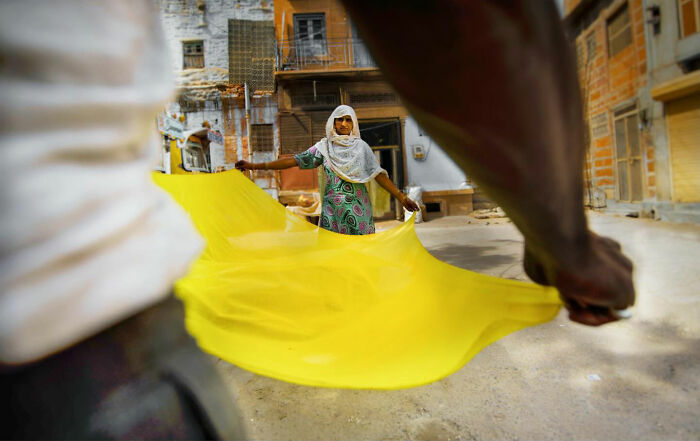 64 Beautifully Candid Photos Showing Life On The Streets Of Istanbul