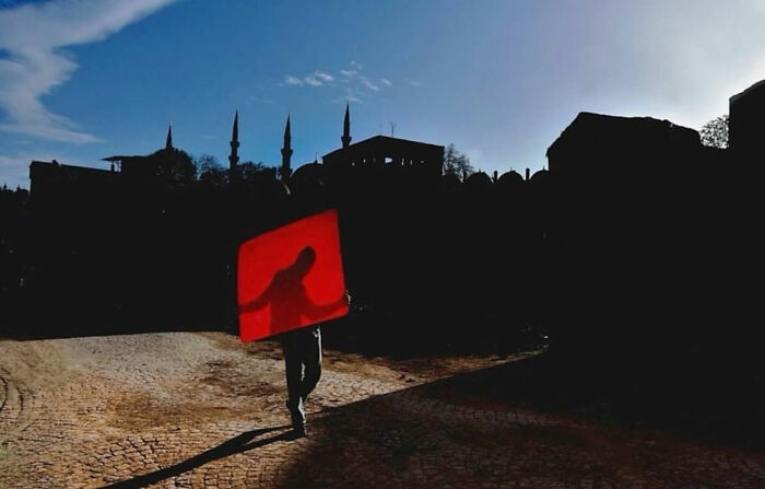 64 Beautifully Candid Photos Showing Life On The Streets Of Istanbul