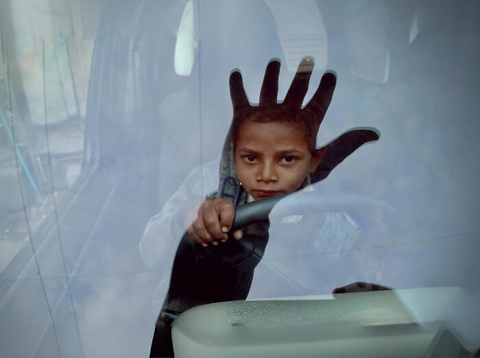64 Beautifully Candid Photos Showing Life On The Streets Of Istanbul