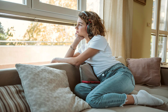 Couple Tries To Kick Out Sis Who Owns Half The House And Almost 70% Of The Things, She&#8217;s Aghast