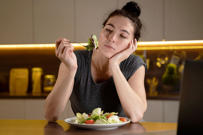 Young Girl Rejects Pizza After Ex’s Comment On Food, Dad Can’t Forgive Her Slipups Anymore