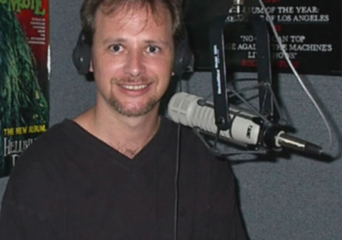 32 Haunting Mysteries From The Internet&#8217;s Early Days That You Might Not Believe Are True