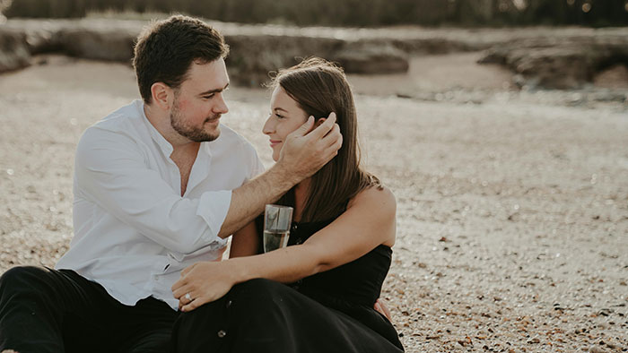 Guy &#8220;Comes Out&#8221; As Poly, Begs Wife For An Open Marriage, Regrets It When She Likes Her New Man More