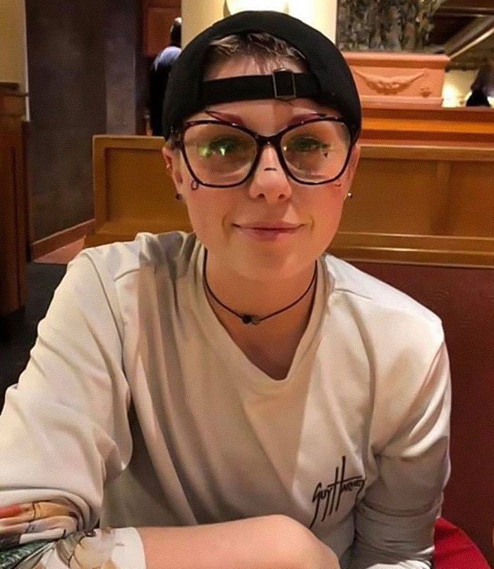 After Being Arrested For Destroying Charlie Kirk Memorial, Sisters Get Fired And Become Homeless
