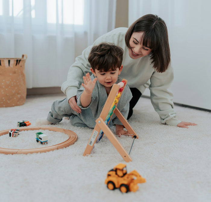 Mom Thinks It’s Inappropriate For Live-In Nanny To Return At 10PM On Her Nights Off, Imposes A Curfew