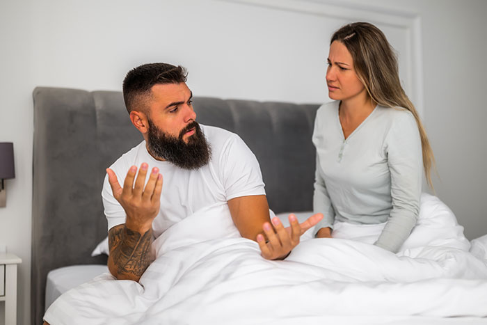 Wife Babysits Husband’s Coworker’s Kids, Then Starts Noticing Red Flags In Their Marriage