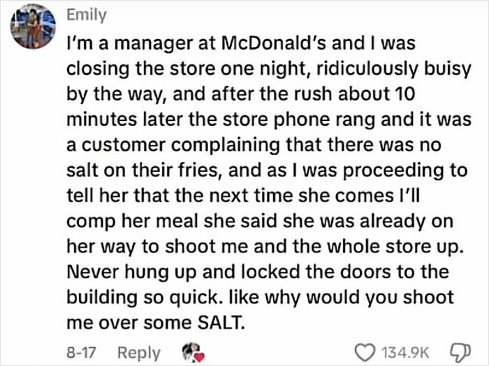 72 Creepiest Customer Encounters That Sent Chills Down Employees’ Spines