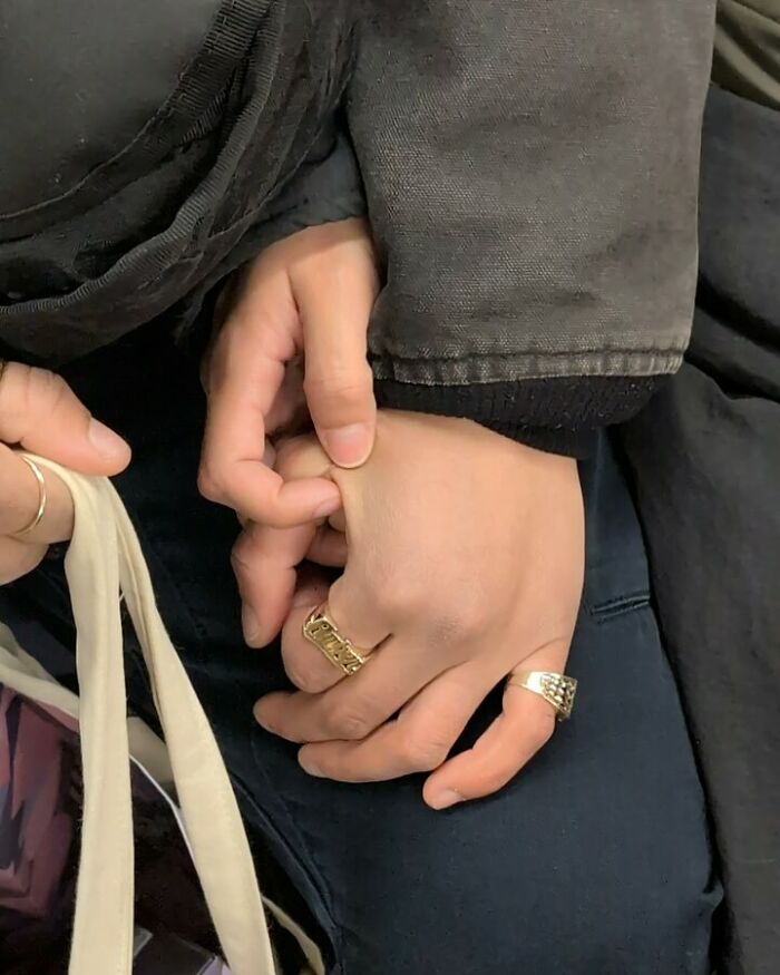 New York Subway Has The Most Unusual Passengers Carrying These 61 Things In Their Hands