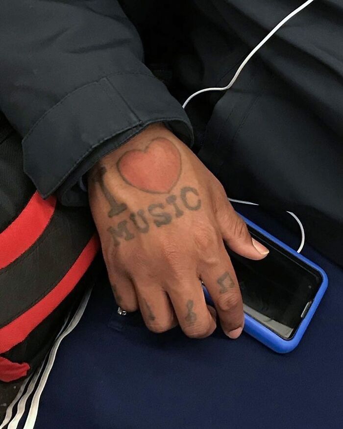 New York Subway Has The Most Unusual Passengers Carrying These 61 Things In Their Hands