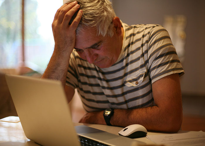 Someone Asks People To Describe Their Job As Poorly As Possible, And 80 Hilariously Deliver