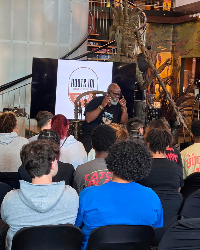 White Woman&#8217;s &#8220;Dramatic&#8221; Reaction To Being Shackled During African-American Museum Visit Goes Viral