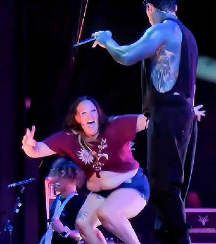 &#8220;Nothing Justifies This Humiliation&#8221;: Ex-Con Rock Star Blasted For Fat Shaming Woman Who Rushed The Stage