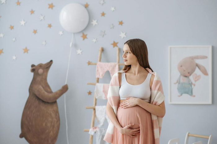 Guy Cheats On Pregnant Wife With Coworker, She’s Crushed As His Lover Has The Same Name As Her Baby