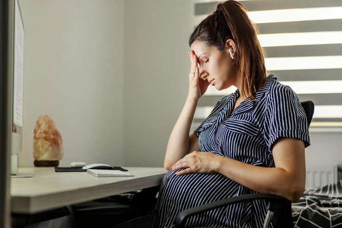 Guy Cheats On Pregnant Wife With Coworker, She’s Crushed As His Lover Has The Same Name As Her Baby
