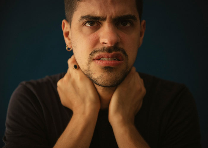 Guy&#8217;s Friend Says His GF Is Disgusting For Her Period Habits, Demands She Leaves Her Own Home