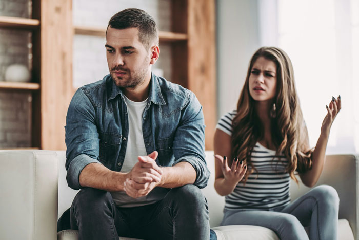 Guy&#8217;s Friend Says His GF Is Disgusting For Her Period Habits, Demands She Leaves Her Own Home