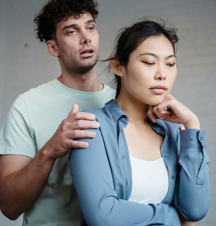 Guy&#8217;s Friend Says His GF Is Disgusting For Her Period Habits, Demands She Leaves Her Own Home