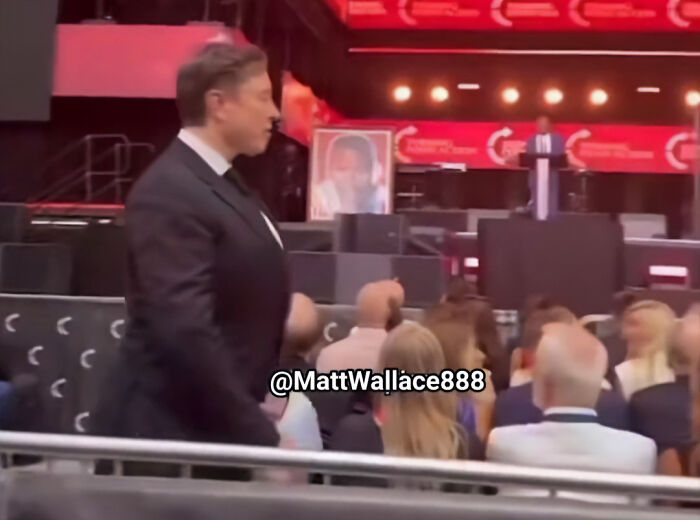 &#8220;An Investigation Is Needed&#8221;: People Have Wild Reactions To Video Of Elon Musk Stretching Neck