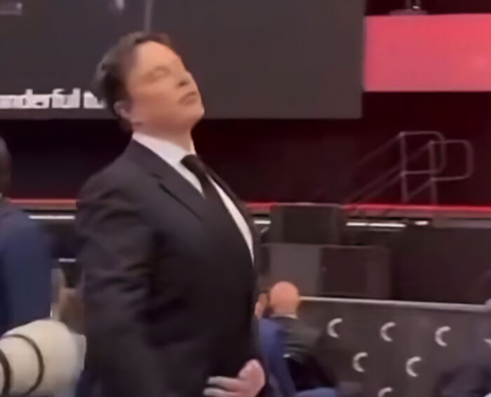 &#8220;An Investigation Is Needed&#8221;: People Have Wild Reactions To Video Of Elon Musk Stretching Neck